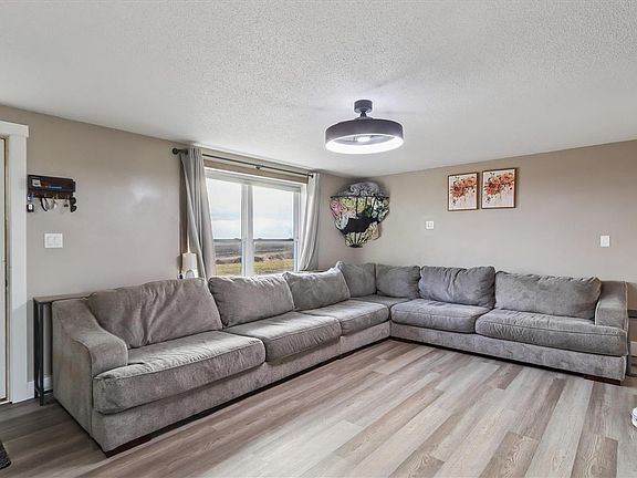 3rd image of 112 Mapel Dr