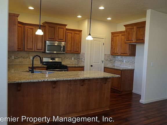 3rd image of 7622 NE 60th Way