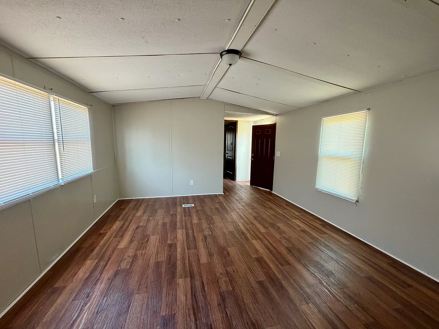 2 bed, $995 — Photo 3