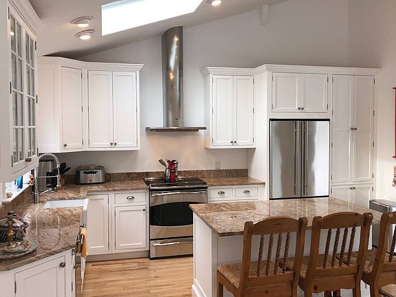 4th image of 29 Shorewood Dr