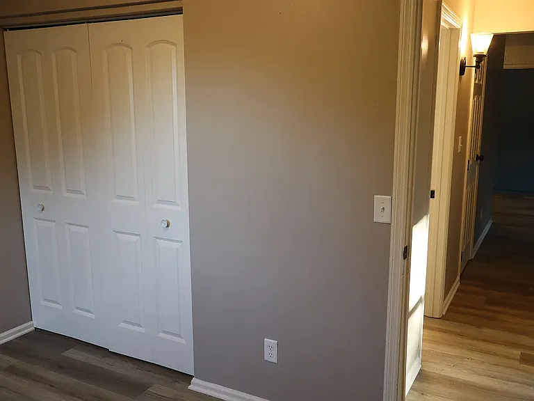 211 N Beach Dr #11 — Photo 16