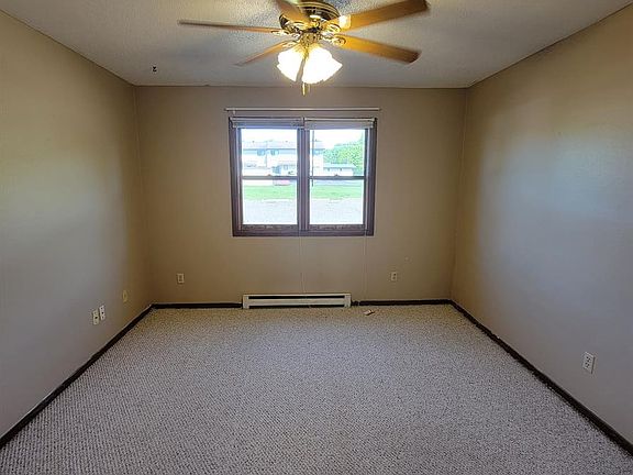 4th image of 2416 Fryklund Dr APT 7
