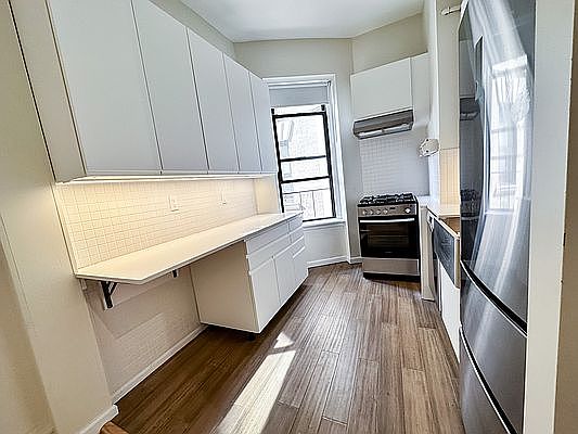 3rd image of 175 Claremont Ave APT 26