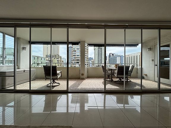 4th image of 430 Kaiolu St APT 1101