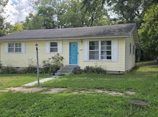 370 Bethel Ave, Mammoth Spring, AR 72554