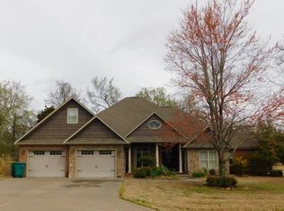 2204 W 4th St, Russellville, AR 72801