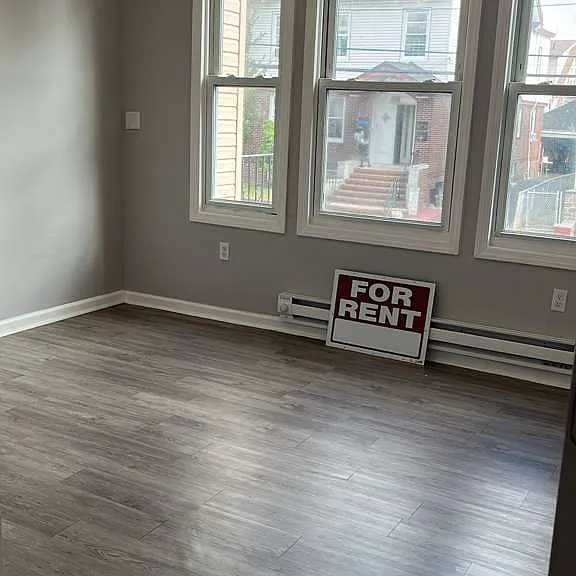 87 Schuyler Ave #1 — Photo 3