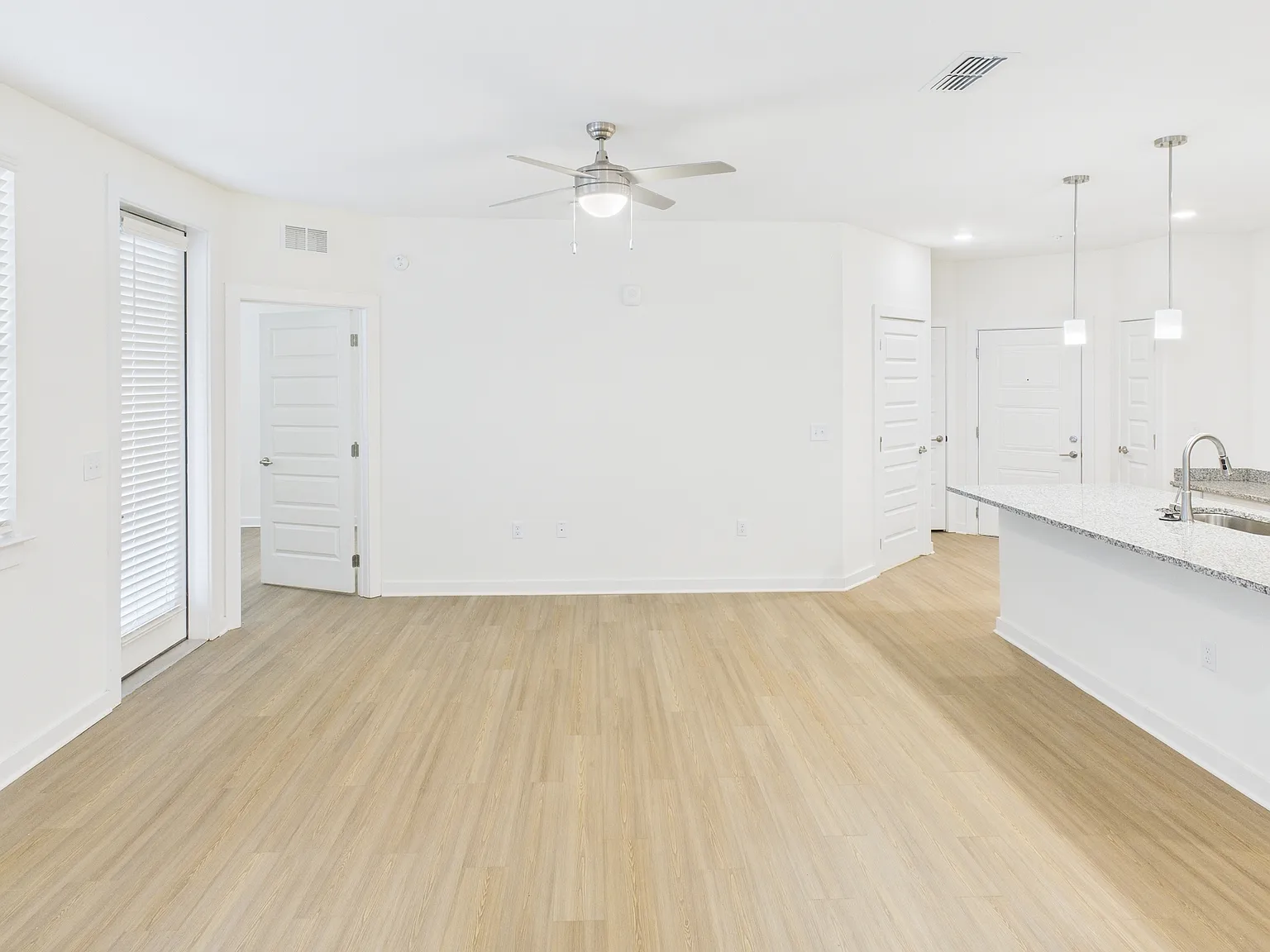 1 bed, 596 sqft, $1,509 — Photo 2
