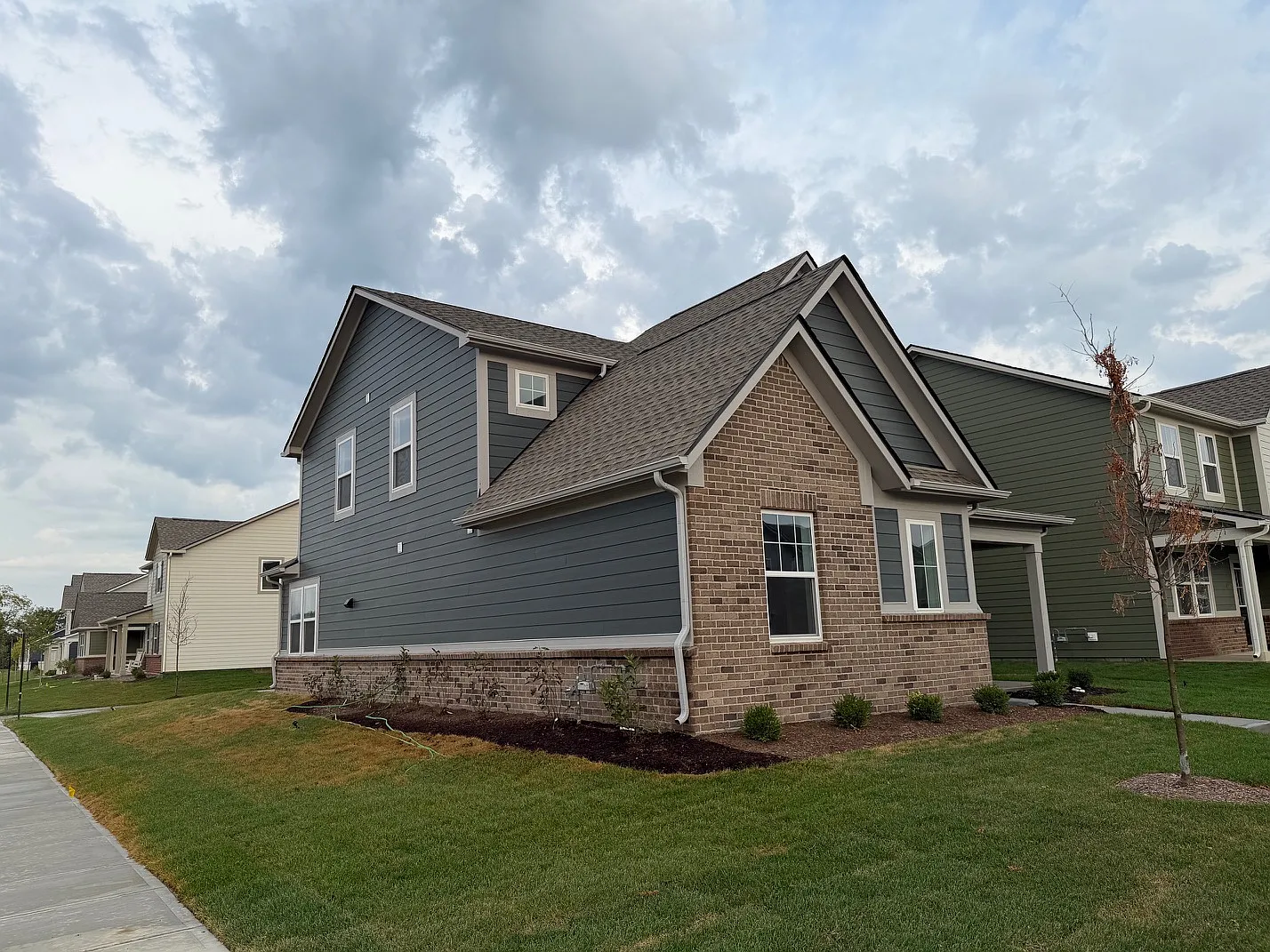 4 bed, 2.5 bath, 2255 sqft, $2,475 — Photo 4
