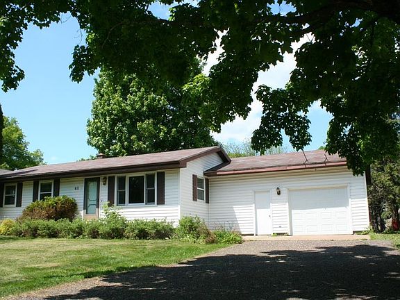 2nd image of 611 Riverside Circle