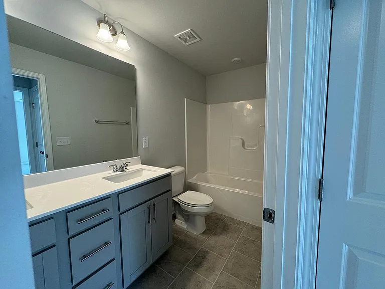 5719 Woodlawn Dr — Photo 15