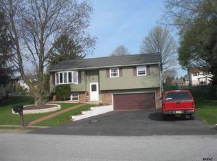 208 Stitt Dr, York, PA 17408