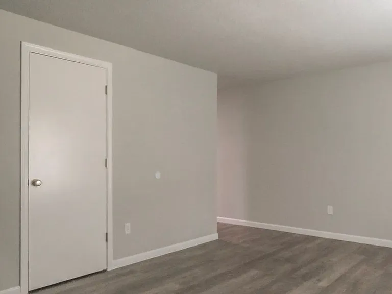 880 N Pershing St — Photo 12