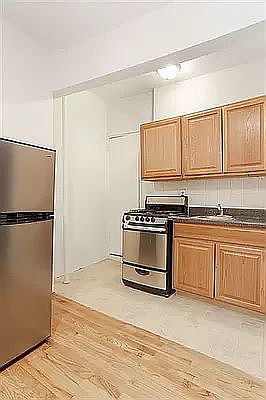 3rd image of 136 Allen St APT 14
