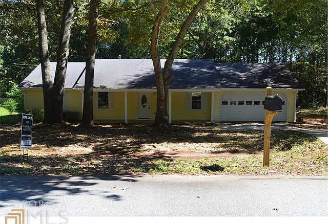 1st image of 130 E Country Woods Dr