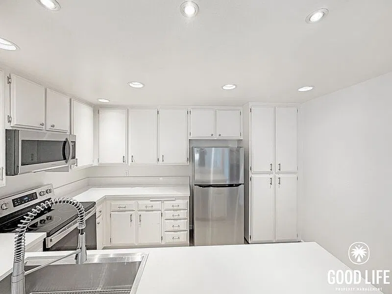 2 bed, 2.0 bath, 1167 sqft, $3,000 — Photo 4