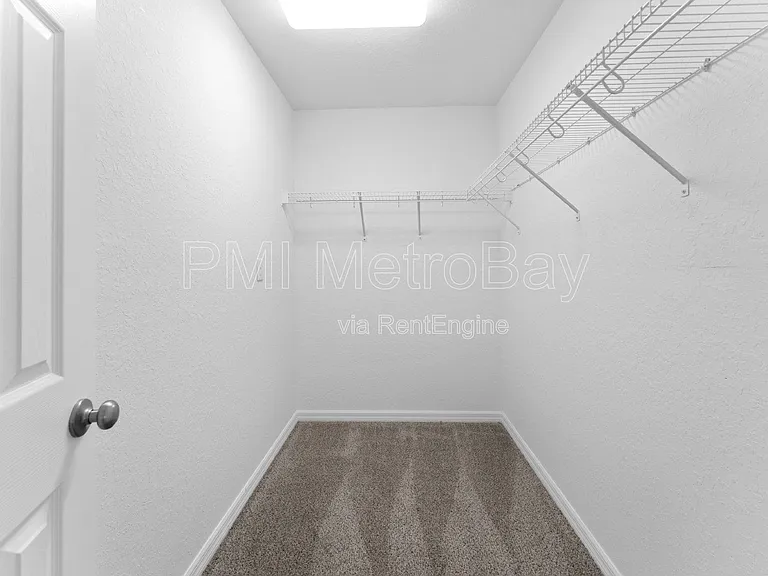 9461 N Sandree Dr — Photo 27