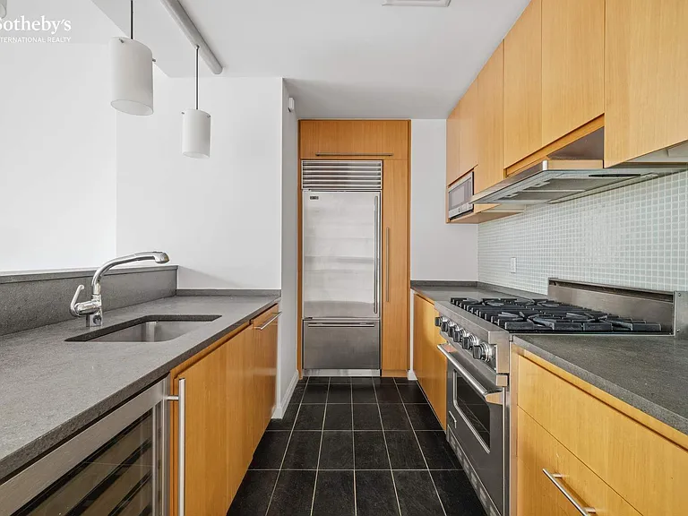 505 Greenwich St #7G — Photo 4