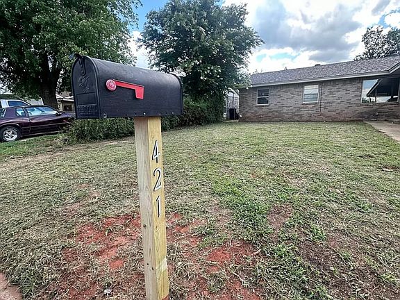 4th image of 421 S Meadow Ln