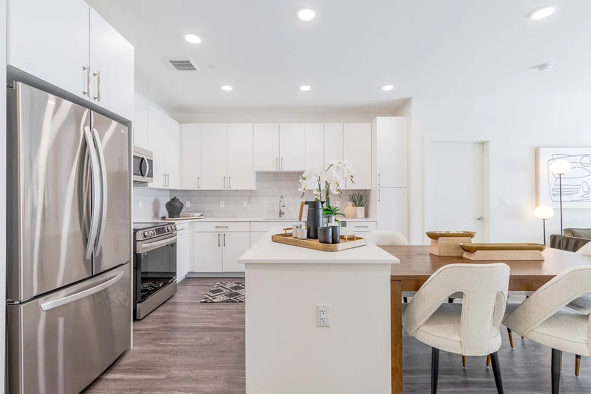 Building Photo - J Veridian Upper Dublin