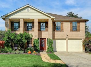 1903 Lavaca St, Friendswood, TX 77546