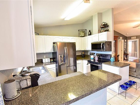 5th image of 1424 Sheridan St SW