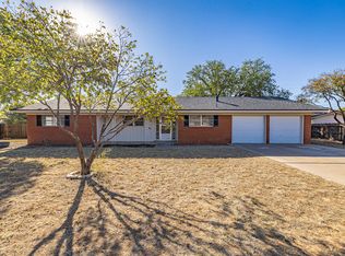 725 7th St, Wolfforth, TX 79382