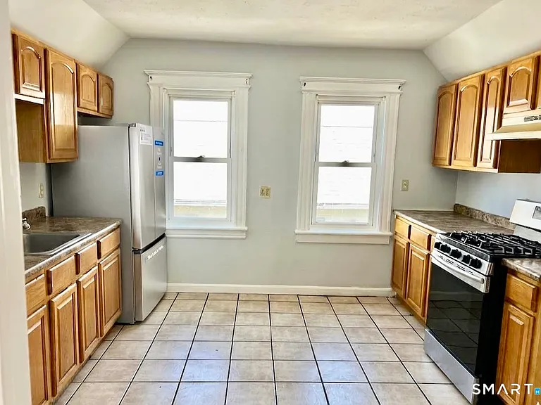 137 Hollister Ave — Photo 16