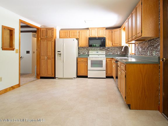 5th image of 524 Angel Hill Road