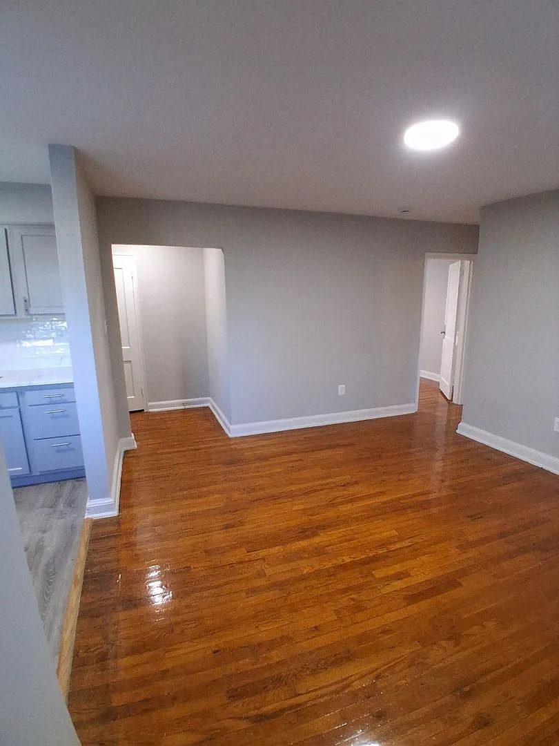 1266 Morse St Ne — Photo 4