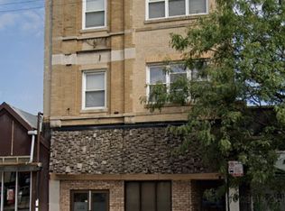 1224 W Grand Ave APT 3R, Chicago, IL 60642