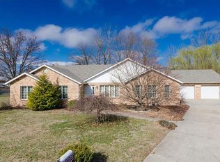 7 Shellie Ct, Fairview Heights, IL 62208