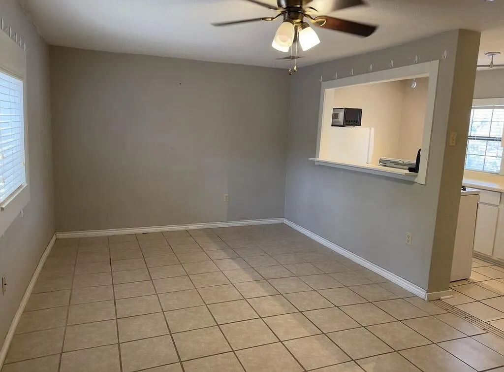 1 bed, 1.0 bath, 680 sqft, $1,300 — Photo 3