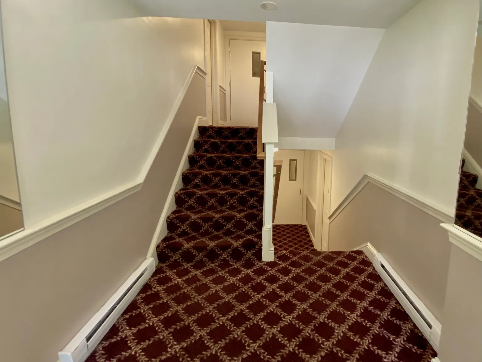 2 bed, 730 sqft, $2,300 — Photo 3