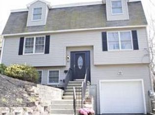 54 Houghton St, Woburn, MA 01801