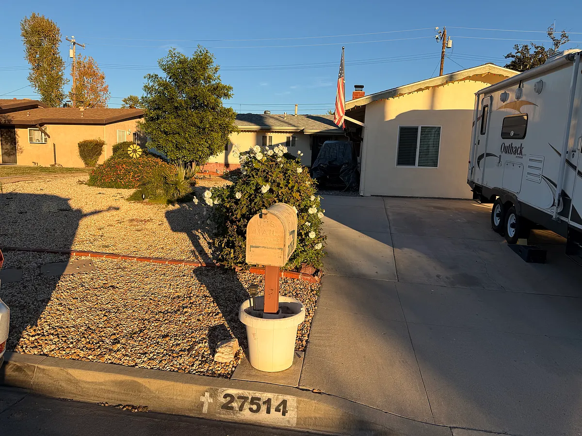 Building Photo - 27514 Orsini Ave