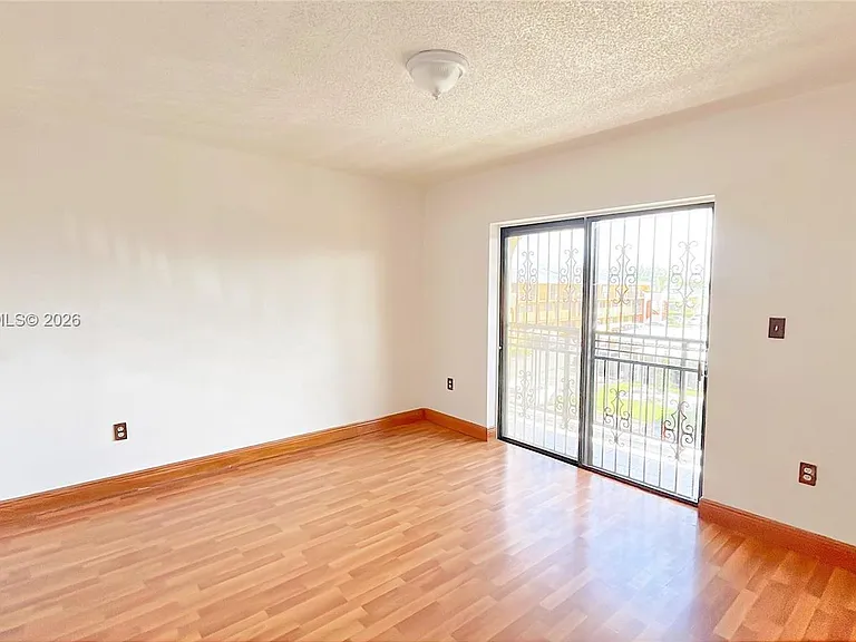 1283 W 51st Pl #12 — Photo 24