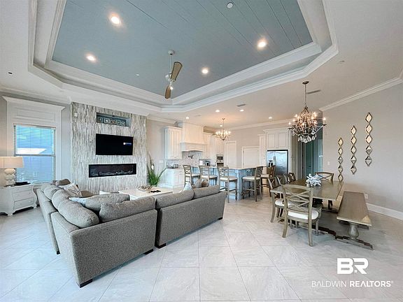 4th image of 3220 Mariner Cir