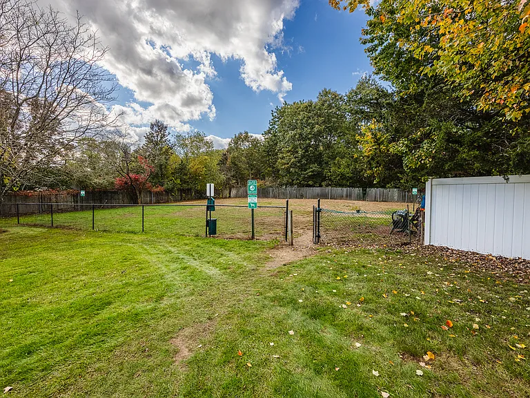 A1 Colonial Dr #10 — Photo 15