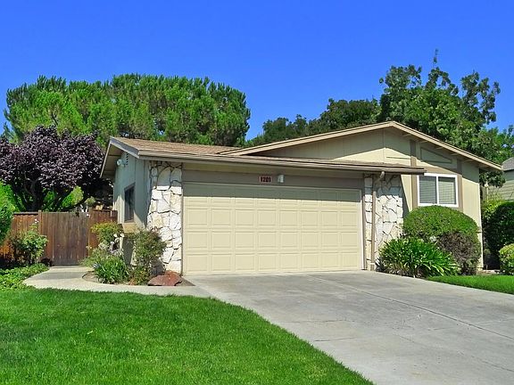 3rd image of 201 Mountain Springs Dr #201