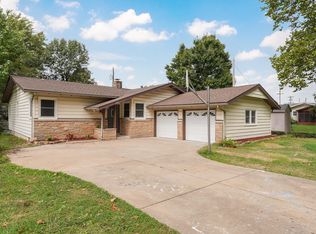 923 N Lone Pine Ave, Springfield, MO 65802