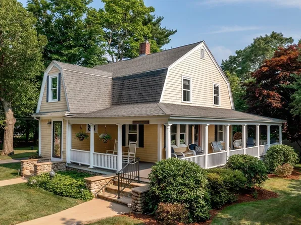 5 Mayflower Ave, Wareham, MA 02571