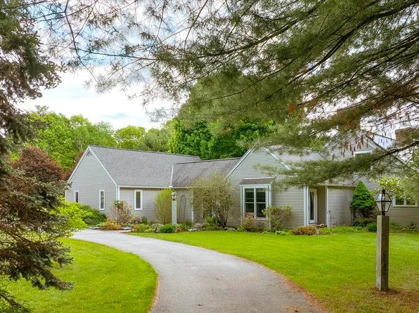 860 Briar hill Road, Hopkinton, NH 03229