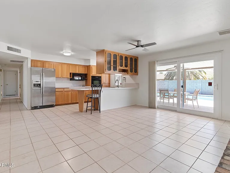 1617 E Alameda Dr — Photo 3