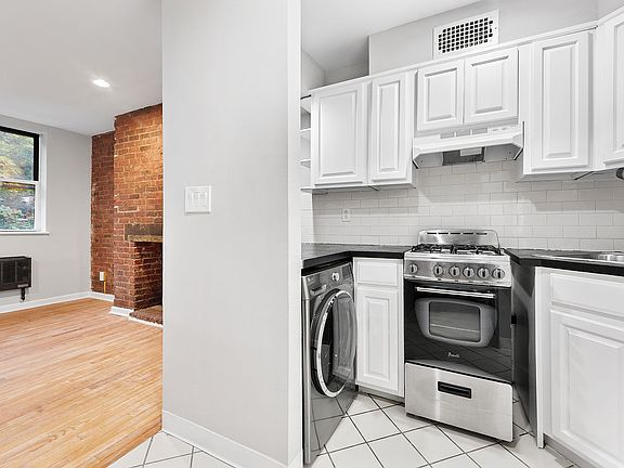 3rd image of 506 E 6th St #5G
