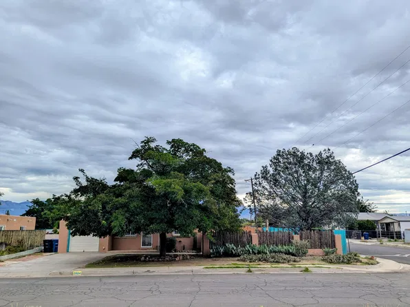 2804 Morningside Dr NE, Albuquerque, NM 87110