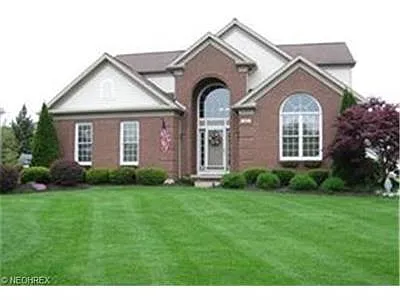 472 Troubadour Dr photo 1