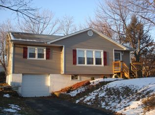 9 Continental Dr, New Windsor, NY 12553