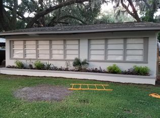 9905 Alafia Vista Dr, Gibsonton, FL 33534