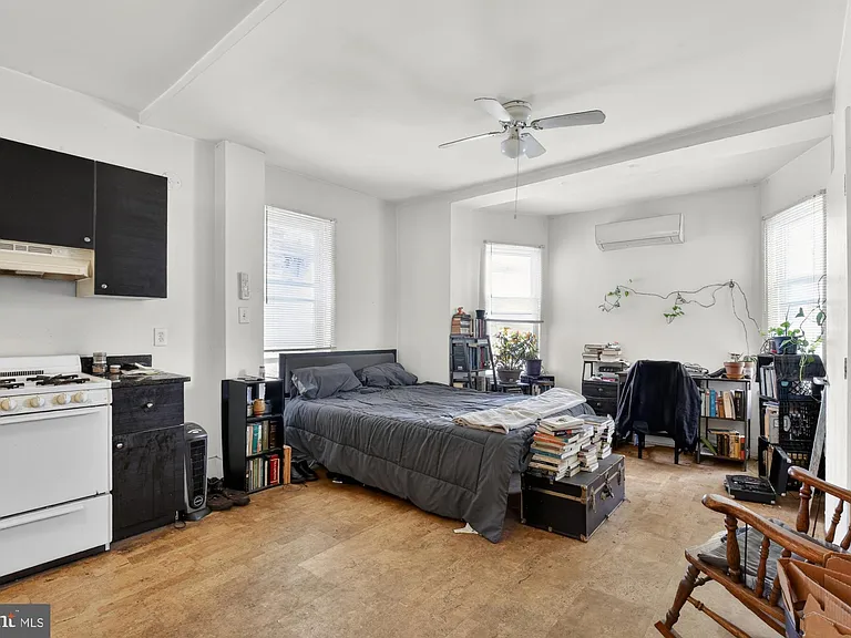 129 W Susquehanna Ave #2R — Photo 1